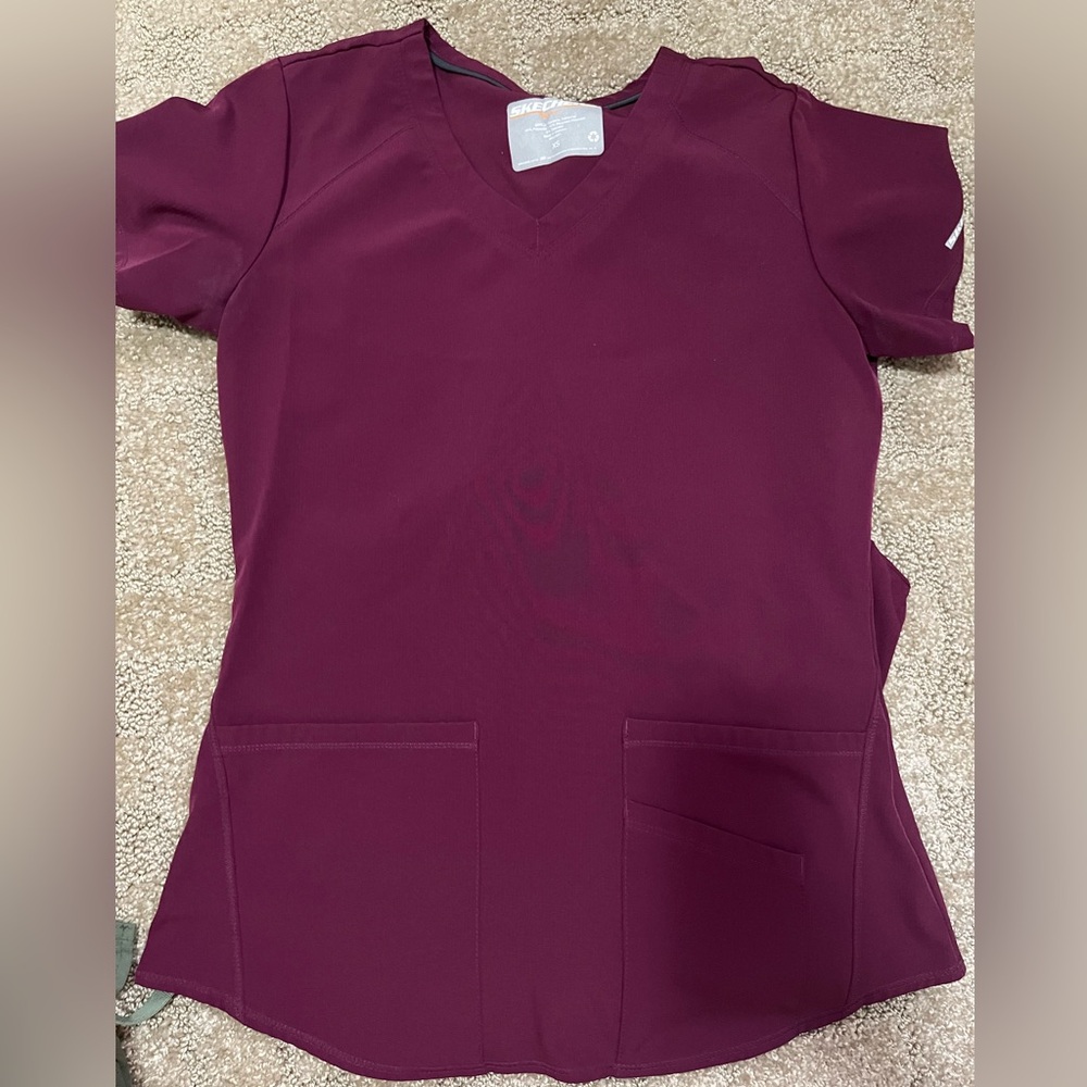Maroon sketcher scrub top. Xsmall has been worn a couple of times